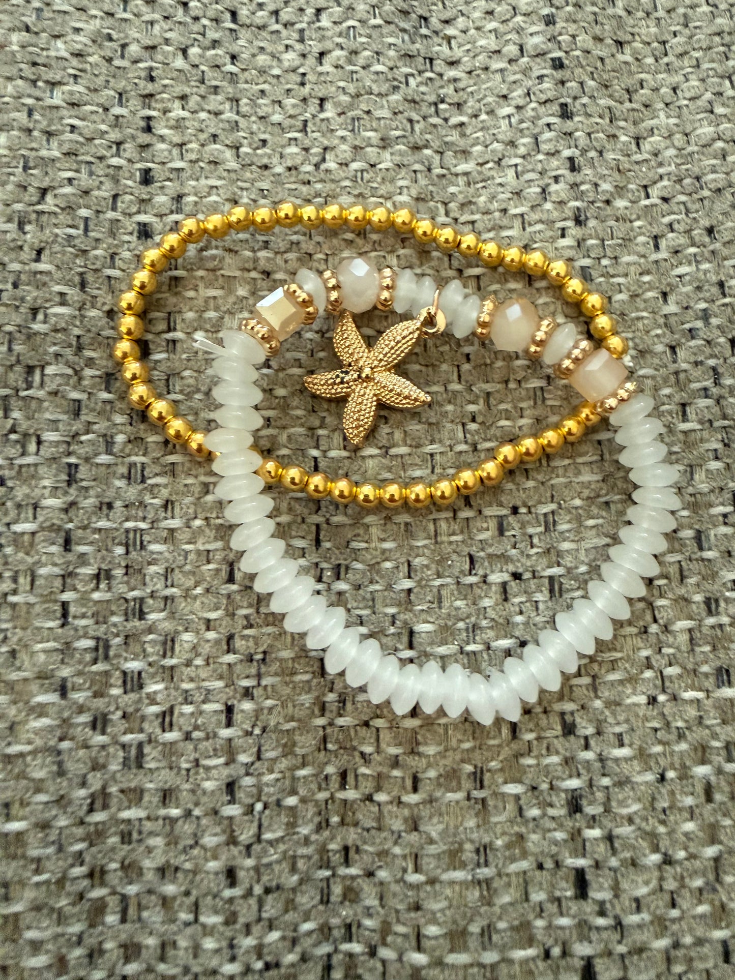 Snazzy Seashell w/ Gold Beaded Bracelets