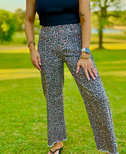 Wide Leg High Waisted Leopard Jeans