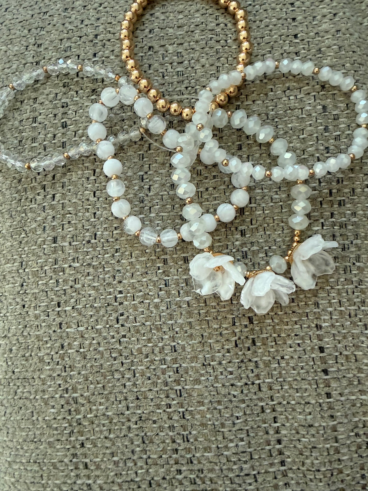 White & Gold Flower Bracelet Set
